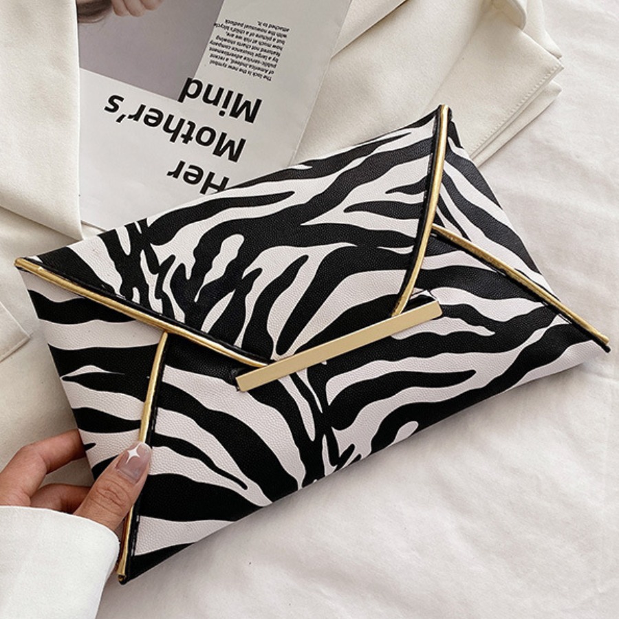

LW Leather Cow Grain Clutch Bag