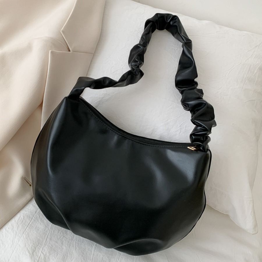 

LW Fold Strap Messenger Bag, Black