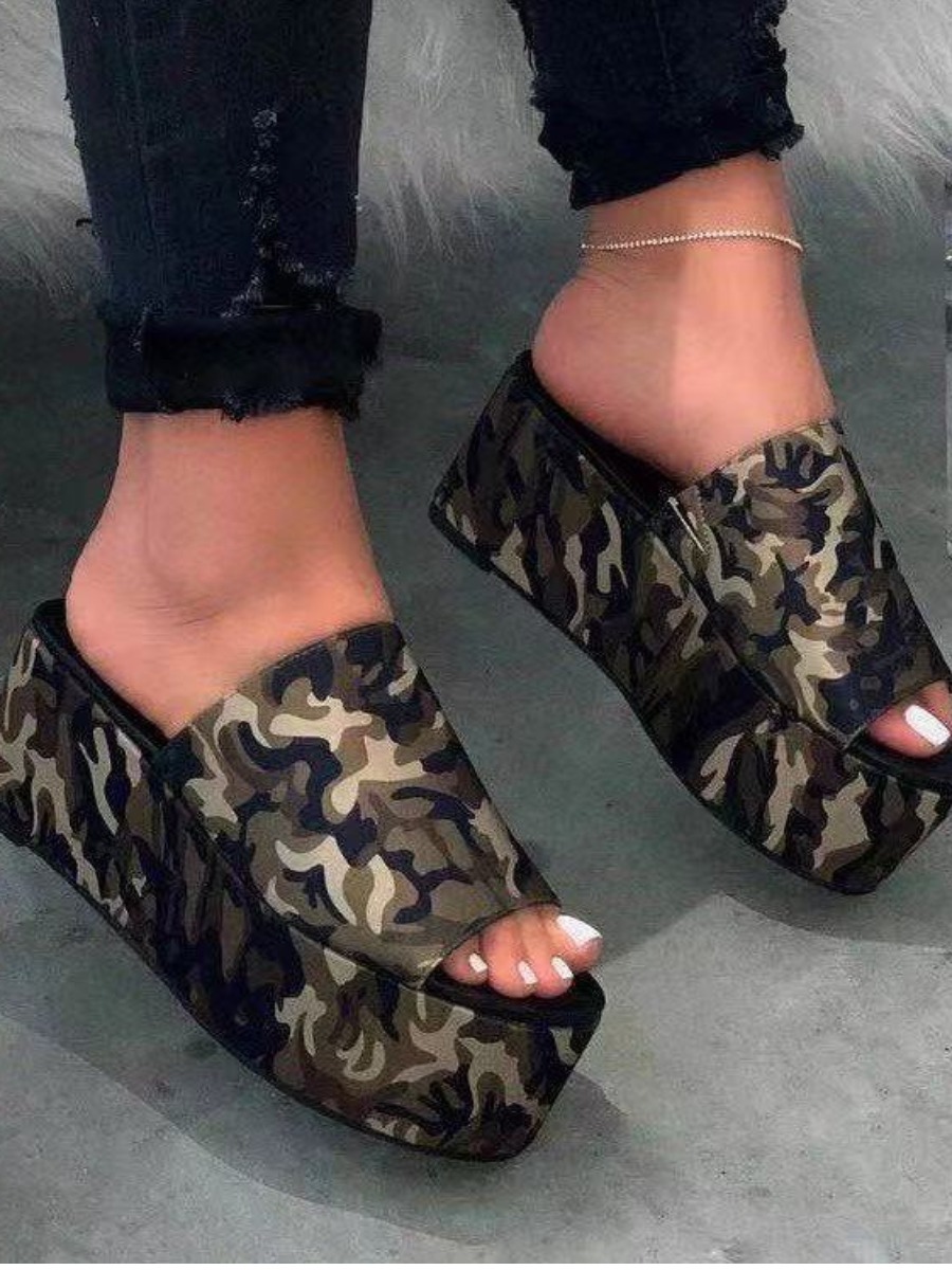 

LW Camo Print Platform Slides, Olive