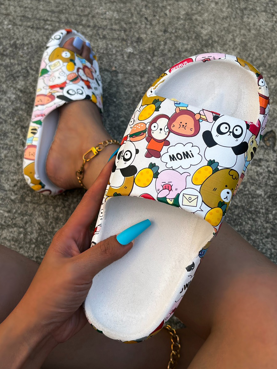 LovelyWholesale Cartoon Letter Print Yeeze Slides Summer Casual Pattern Spring Summer 2024