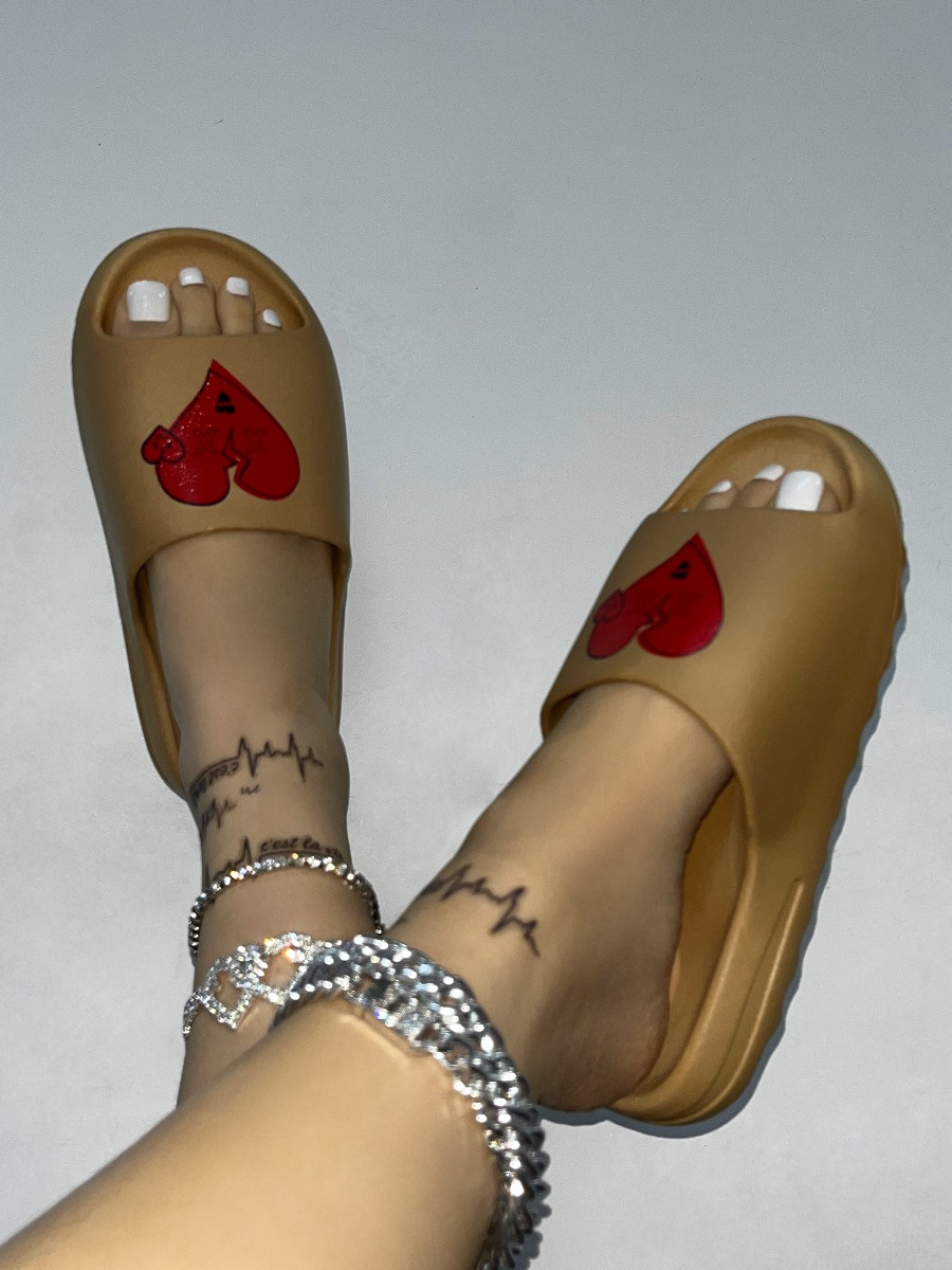 LW Round Toe Heart Decor Slides