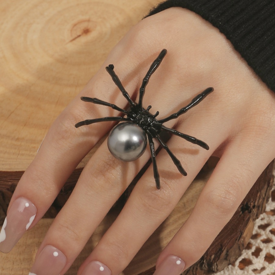LW Pearl Spider Design Ring