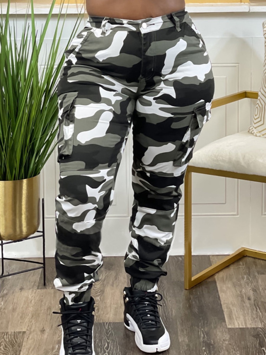 LovelyWholesale Plus Size Camo Print Side Pocket Cargo Pants Spring|Fall Nine Points Sleeve Street Pocket Design  3X Spring Summer 2024
