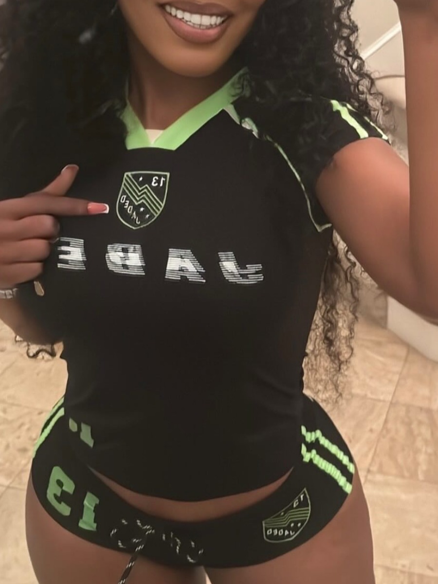 LW Sporty Polyester V Neck Pattern Letter Short Sl